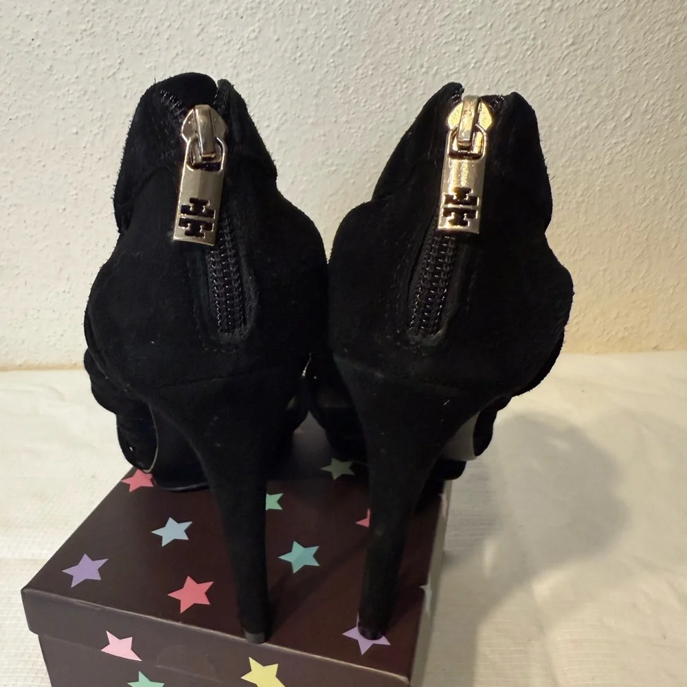 Tory Burch Black Heels Strappy Design ALL LEATHER Good Condition Offers Welcome - Picture 4 of 16